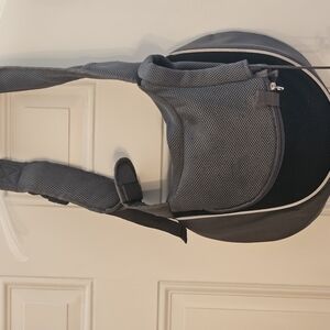 Men's Black and Gray Sling Bag